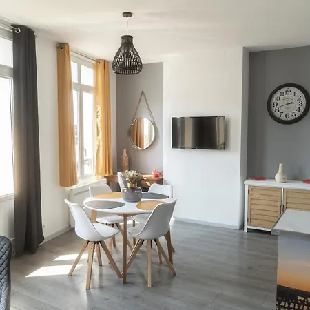 Le Bac Fleuri Apartment